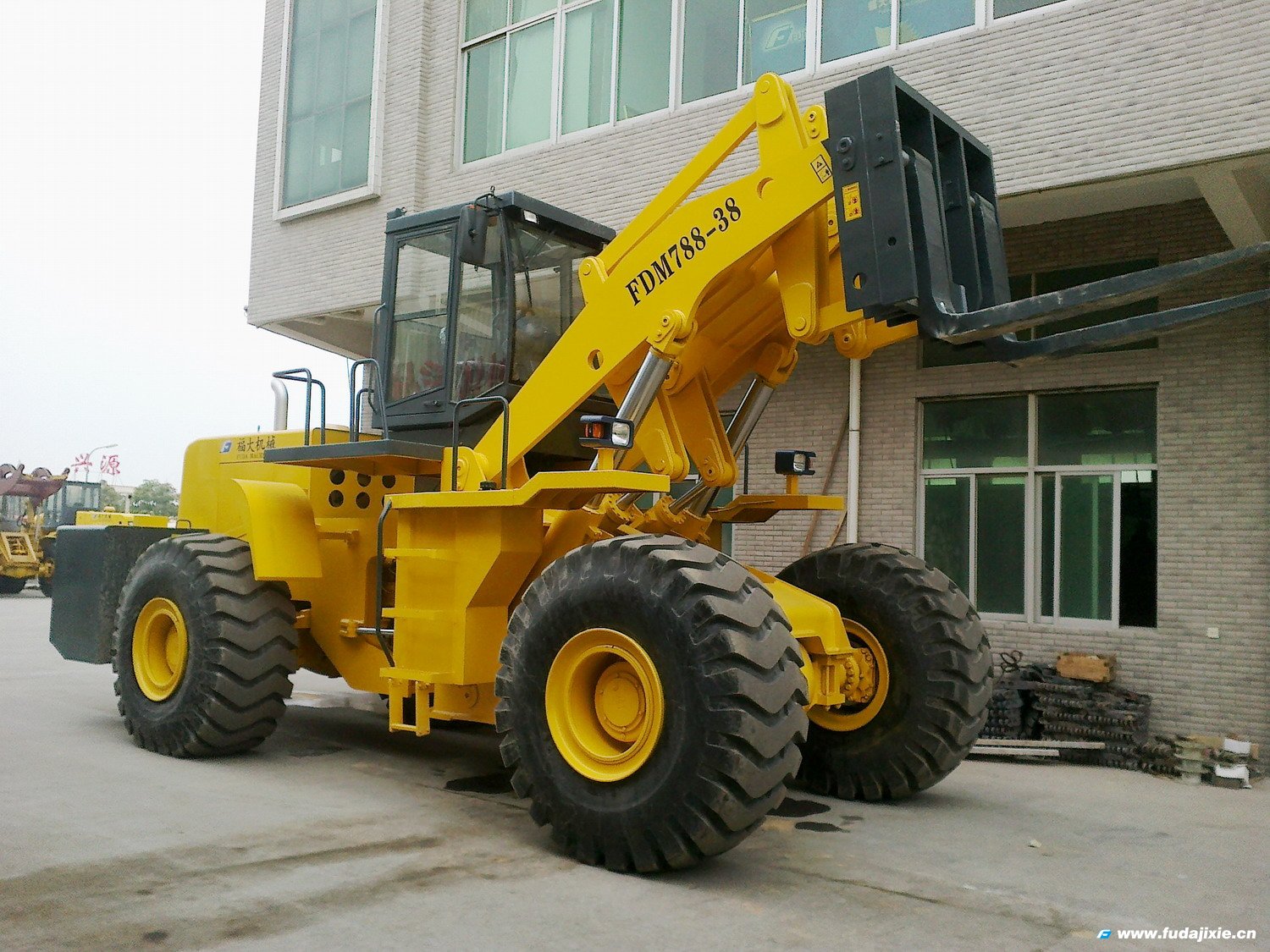 KY体育(中国)官方网站38吨叉装车FDM788-38